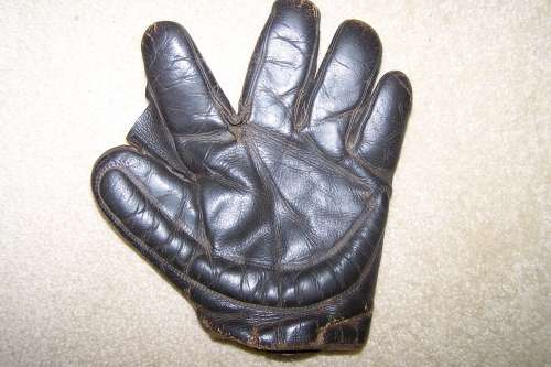 Early 1900's Spalding Crescent Glove Front